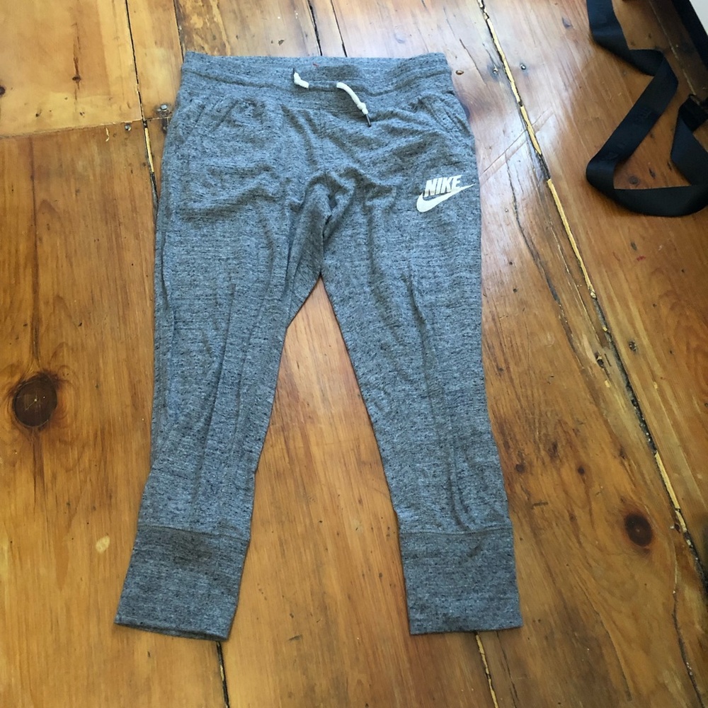 Nike joggers (dark heather gray)